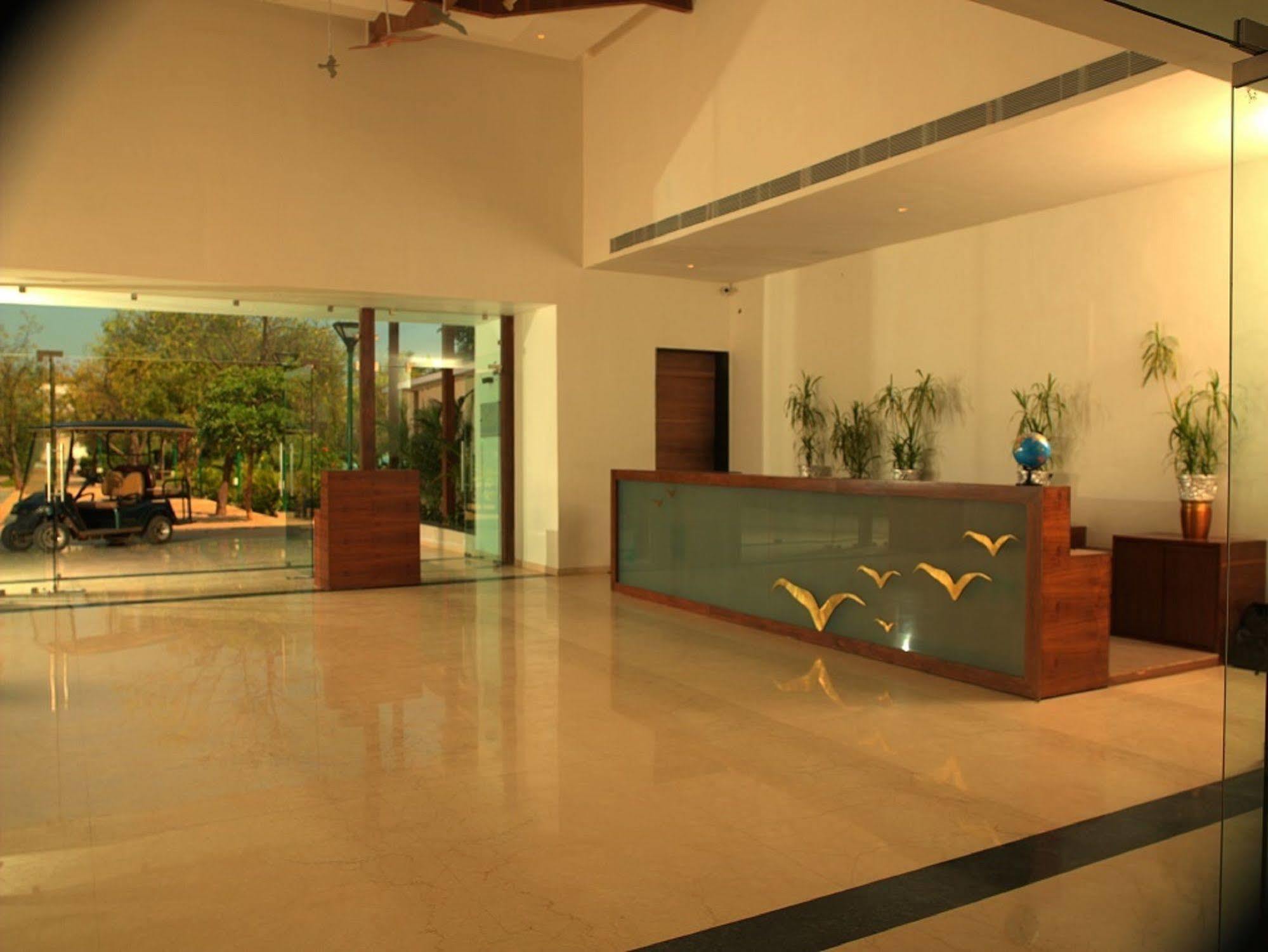 Palm Green Club Resort Jetalpur Eksteriør billede